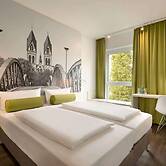Super 8 by Wyndham Freiburg