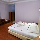 The Floral Breeze Wun Zin Hotel