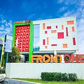 Front One Hotel Purwodadi
