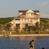 The Sandpiper Inn & Cottages