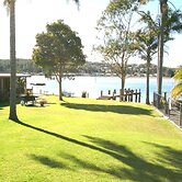 Lake Edge Holiday Units