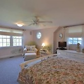 Seascape Upscale Cottage