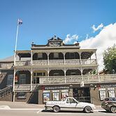 Deloraine Hotel