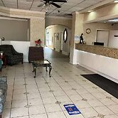 Days Inn by Wyndham Ozark