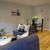 Icon Brentwood City Apartment
