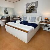 Parrot Resort Moalboal