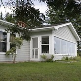 Hollyday Cove Cottage