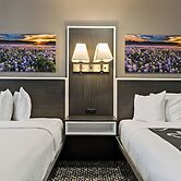 Paris Inn & Suites