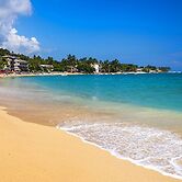 Hotel Happy Night & Restaurant