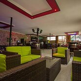 Balis Best Bar and Resort