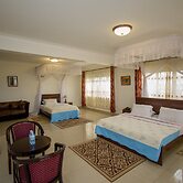 Reinah Tourist Hotel