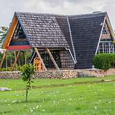 Samawati Lakeside Cottages