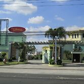One Serenata Hotel Bacoor