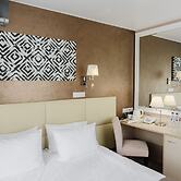 Ya - Hotel