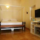 Shantie Shakthi Vagator Resort with Swimming Pool