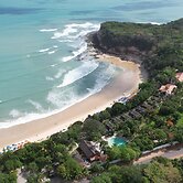Madeiro Beach Hotel And Resort