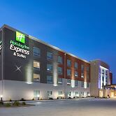 Holiday Inn Express & Suites Sterling by IHG