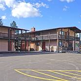 Four Seasons Lodge