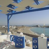 Blue and White Studios & Apartments