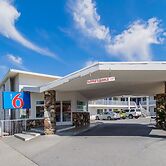 Motel 6 San Bernardino, CA - Downtown