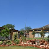 Manor Hills Guest Lodge