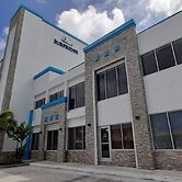 Surfrider Resort Hotel