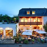 Johannishof Wine-Cafe & Guesthouse