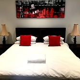 Deluxe Lake View House