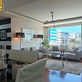 PLAZA FOCH Area - APARTMENTS with Balcony