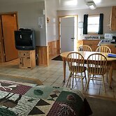 Tenderfoot Cabins & Motel