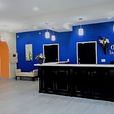 Oak Tree Inn & Suites