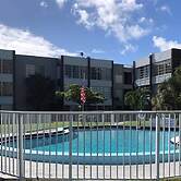 Artrageous on the river By RocketStay