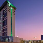 Holiday Inn & Suites Dubai Festival City by IHG