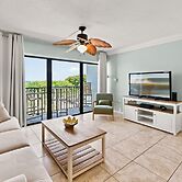 Chateau by the Sea - Happy Palm Stays