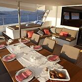 Dream Yacht Charter Private Crewed Yacht