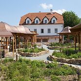 Babiččina Zahrada Penzion & Restaurace