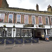 The Royal Victoria & Bull Hotel
