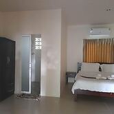 Pranee Beach Bungalows