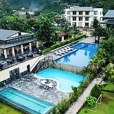 Siddhartha Riverside Resort