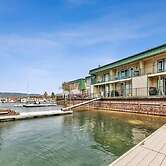 439 Ala Wai 136 3 Bedroom Condo by RedAwning