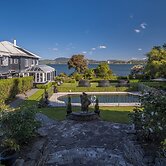 Black Swan Lakeside Boutique Hotel