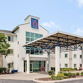 Motel 6 Brampton, ON - Toronto