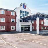 Motel 6 Newport, TN