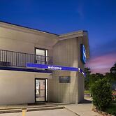 Travelodge by Wyndham Madison Heights MI