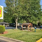 Super 8 by Wyndham Asheville/Biltmore