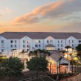 Hilton Garden Inn Bakersfield