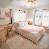 Peninsula Bed & Cocktails