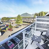 Tofino Resort & Marina