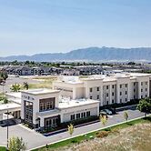 Comfort Inn & Suites Logan Near University