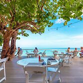 Travellers Beach Resort